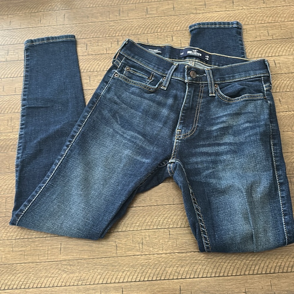 26” x 30” Hollister Men's Blue Jeans
